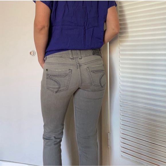 π 4 for $10 Sneak Peek Grey Denim Jeans size 1 2 - Picture 6 of 7